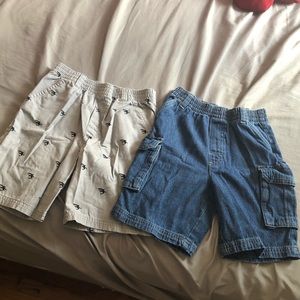 2 pairs of boys Garanimals 5t shorts